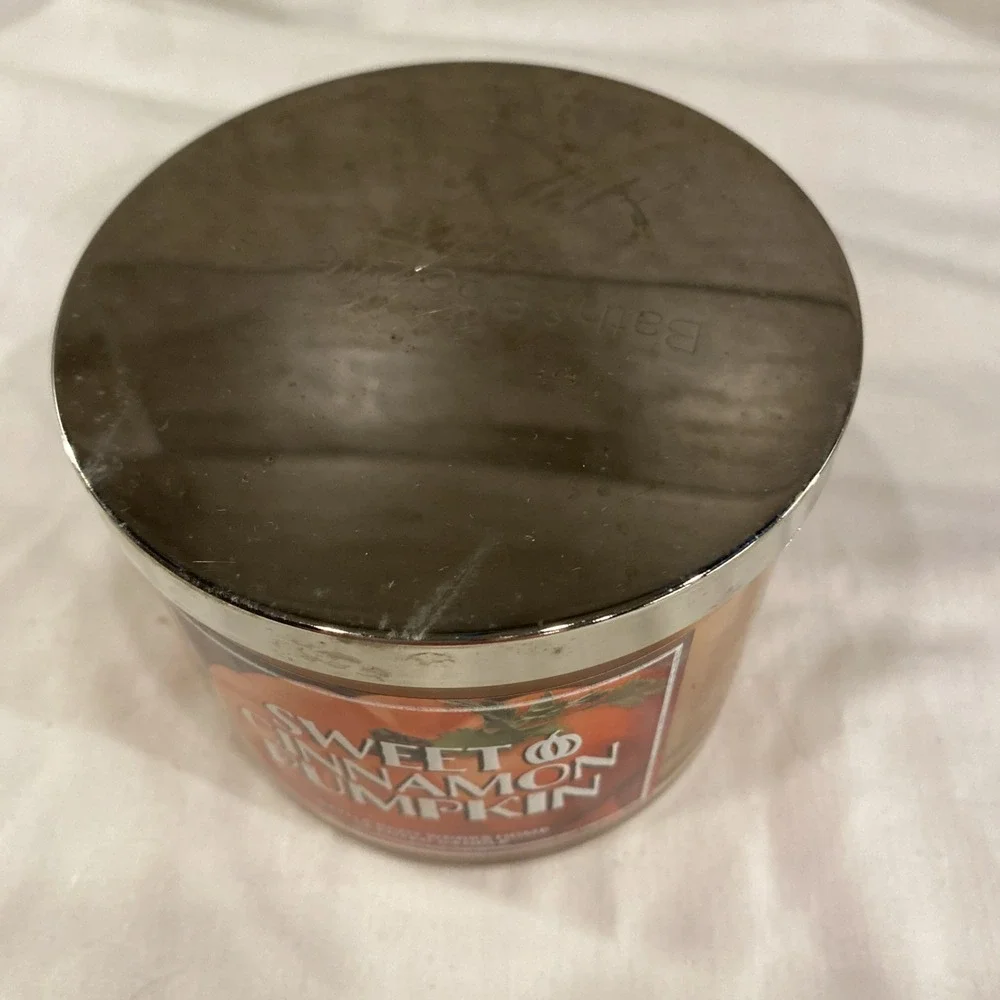 Bath&Body Works Sweet Cinnamon Pumpkin 3-Wick Candle Scented Fall 14.5 oz